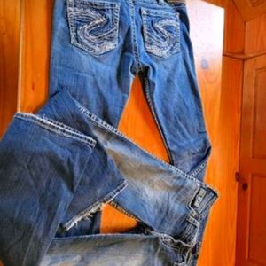 2 pairs EXACTLY same womens Silver Jeans (Twisted)  size 30/33